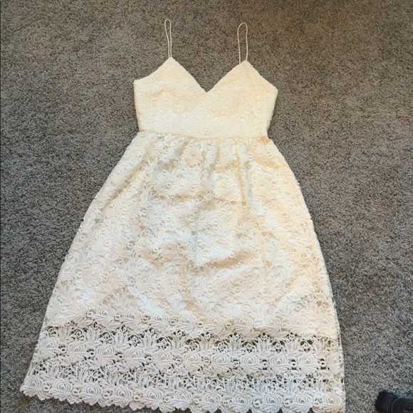 Lace rehearsal dress from bhld Anthropologie - Picture 2 of 5